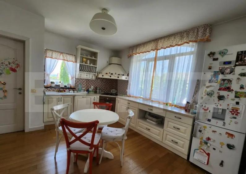 Vila Exclusivista , 300mp utili si teren de 1300mp, Santan - 16