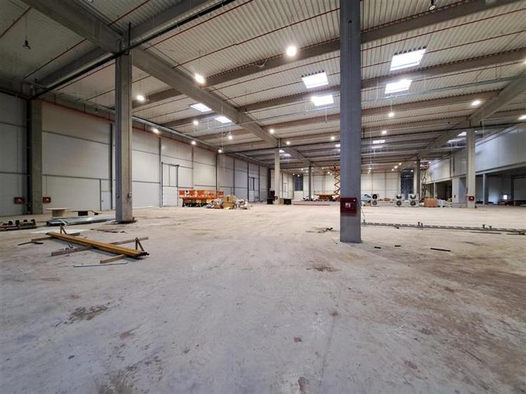 Hala de 1300 mp, Prima Inchiriere, situata in zona DN1, E60! - 1