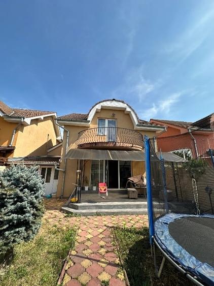 Casa situată în spatele primăriei aproape de centru - 10