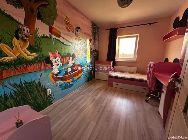 Apartament 3 camere de vanzare