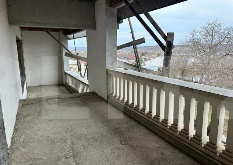 Casa spa?ioasa cu poten?ial imens in inima ora?ulu - 5