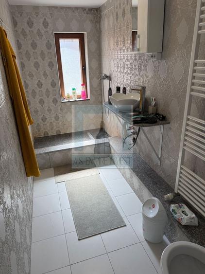 Casa 10 camere, 5 bai, 380 mp teren - zona Astra - 22