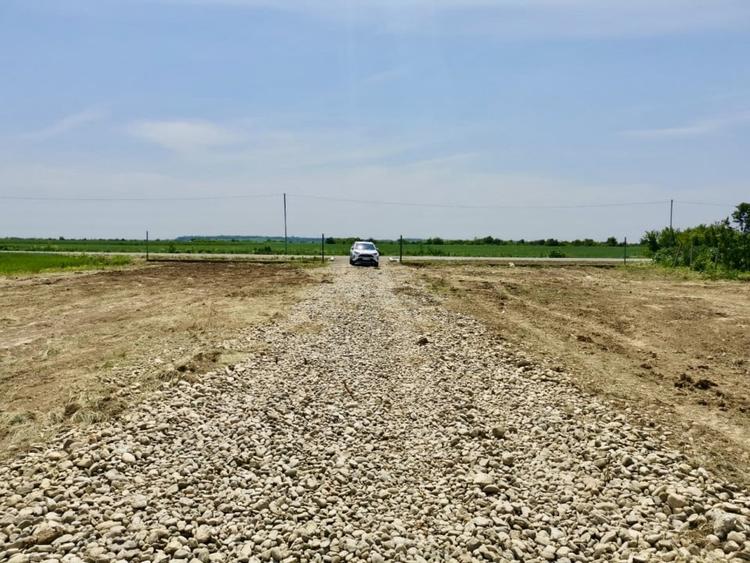 Teren in Butimanu cu Deschidere la Lac-Jud. Dambovita - 1