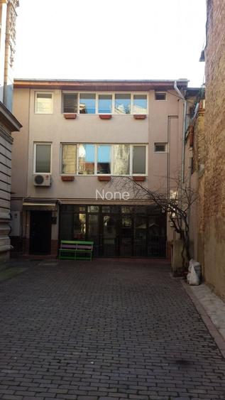 Casă cu 6 camere în Universitate Casă cu 6 camere în Universitate