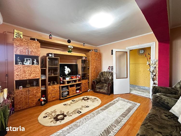 Apartament cu 4 camere, mobilat în Central