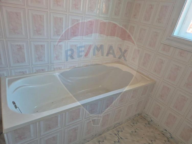 Casa / Vila cu 6 camere de vanzare - 9