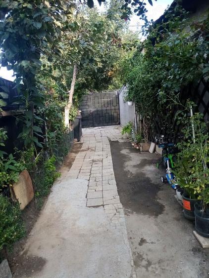 Proprietar vand casa curte zona cartierul 23 August - 7