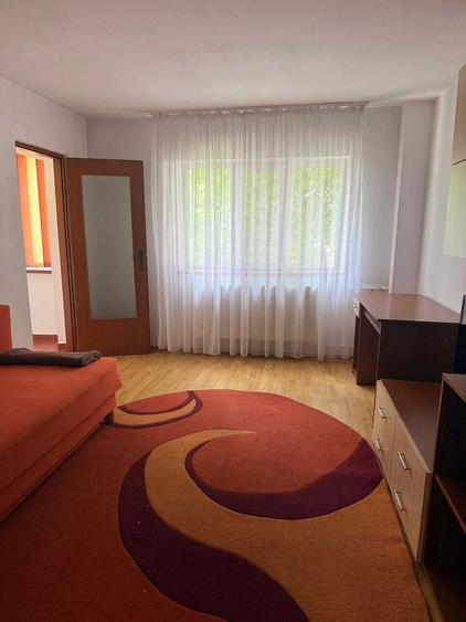 Inchiriez apartament 1 camera Nicolina 1 - 1
