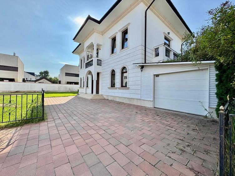 Vilă P+1+M de vânzare – Erou Iancu Nicolae, 450 mp utili, teren 980 mp - 2