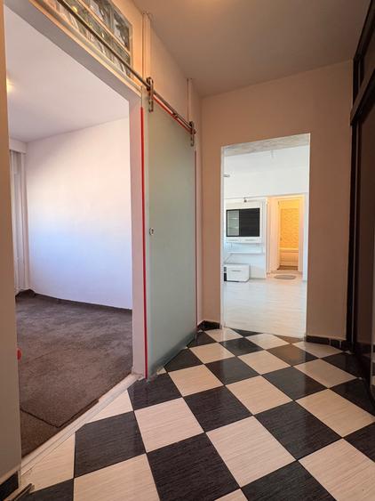 Stefan cel Mare Metrou Obor la 50 m, centrala proprie Viessmann, parcare ADP - 7