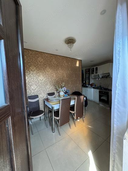 Casa la curte de vanzare - 1