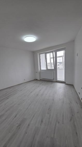 TINERETULUI - METROU - 4