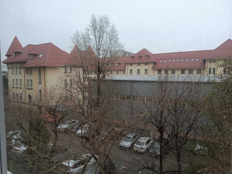 Inchiriez garsoniera in spatele liceului Iulia Hasdeu - 1