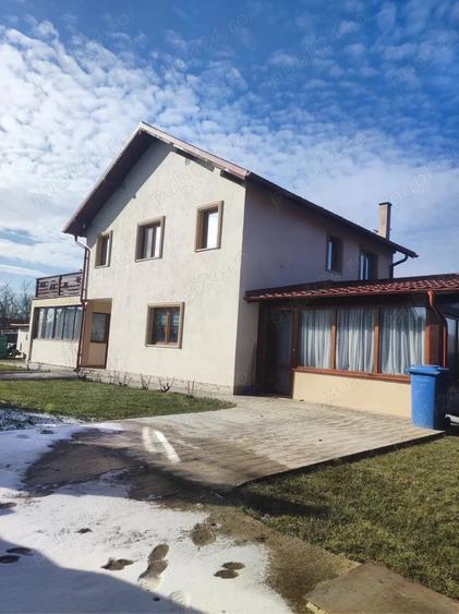 Casa de vanzare - 4 camere - Buhusi - 580 mp - 3