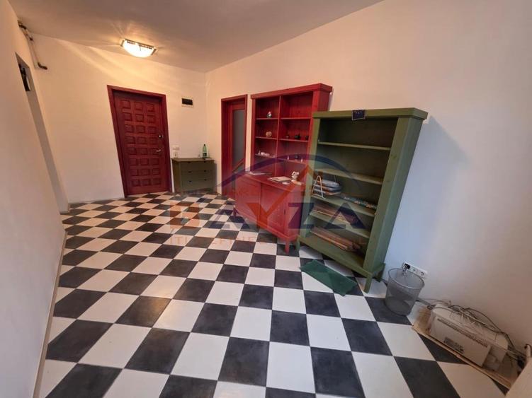 Vanzare apartament, strada Nicolae Iorga - Baia Mare, etaj 1, garaj si boxa - 3