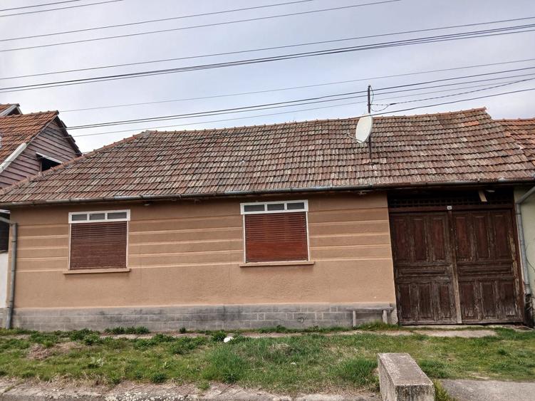 Casa individuala Sat Curtea 200mp utili 1500mp teren Comision 0 - 1