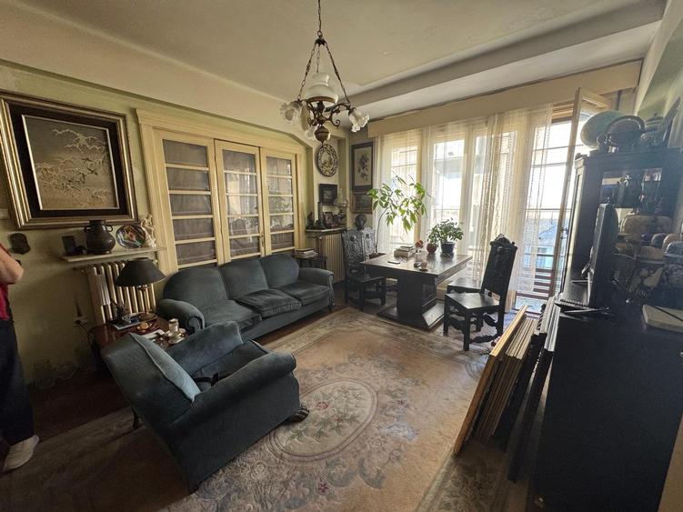 Vanzare apartament cinci camere Universitate metrou perfect pentru Airbnb - 1