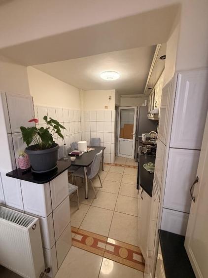Vând apartament cu 3 camere - 2