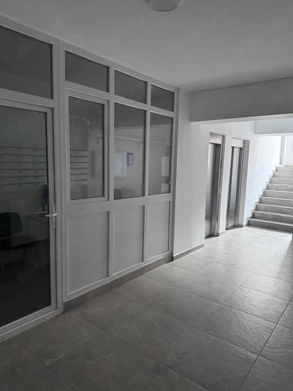 Proprietar inchiriez apartament 2 camere decomandat, NOU, parcare inclusa. - 10