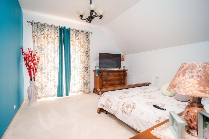 0% Comision - VILA de LUX de vânzare – Cu iaz natural - 24