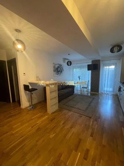 Apartament cu 2 camere semidecomandat, mobilat în Domenii