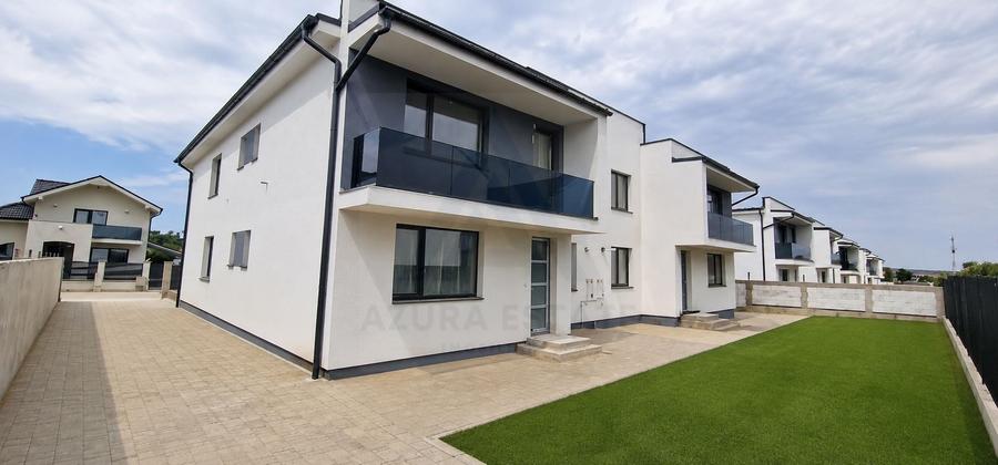 Duplex cu 3 camere cu Canalizare în Sud-Est