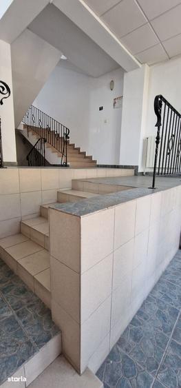 Casă cu 5 camere cu Teren 180 Mp în Tomis II
