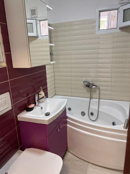 Apartament cu 3 camere semidecomandat în Astra