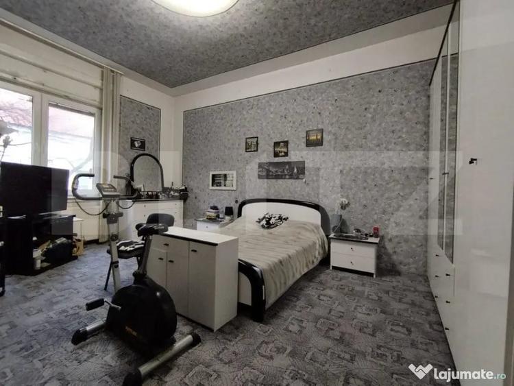Apartament cu 4 camere decomandat în P-ța Maria