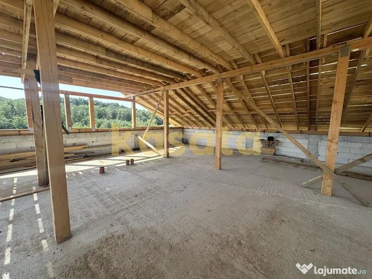 Casă cu 4 camere cu Teren 420 Mp în Țegheș