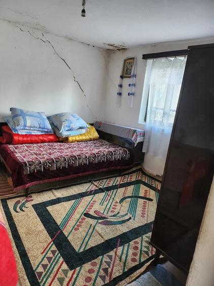 Casă cu Teren 1255 Mp în Săcelu