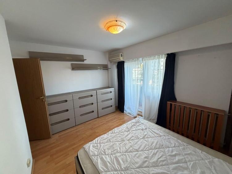 Apartament cu 2 camere decomandat, mobilat în P-ța Victoriei