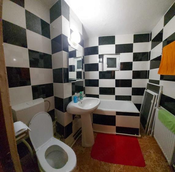 Apartament cu 3 camere decomandat în Micro 21