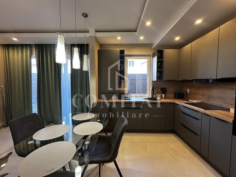 Duplex cu 4 camere cu Canalizare în Florești