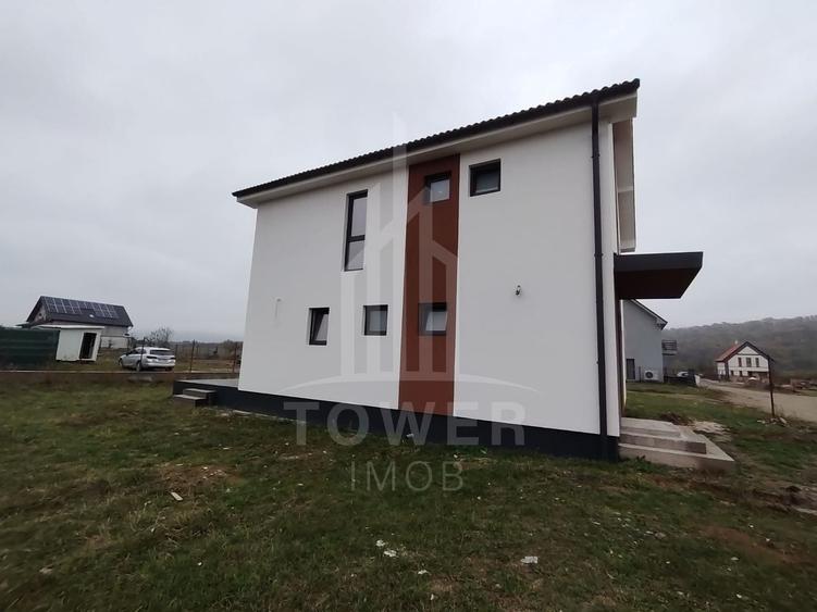 Casă individuală cu 4 camere cu Canalizare în Central