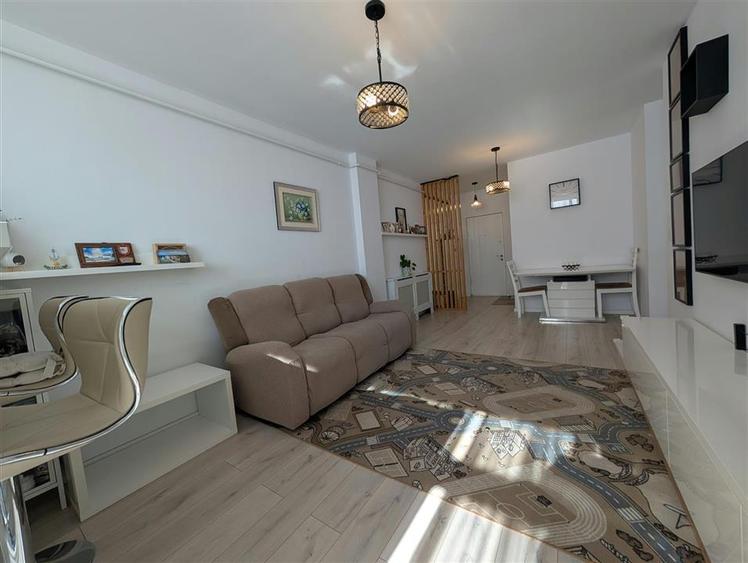Apartament cu 3 camere decomandat în Cug
