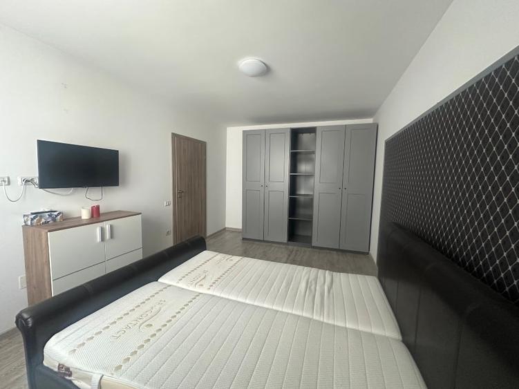 Apartament cu 3 camere semidecomandat, mobilat în Braytim