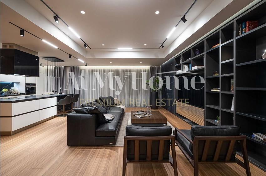 Penthouse cu 4 camere decomandat, mobilat în Primăverii