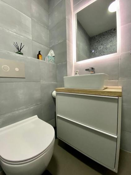 Apartament cu 3 camere decomandat în Florești
