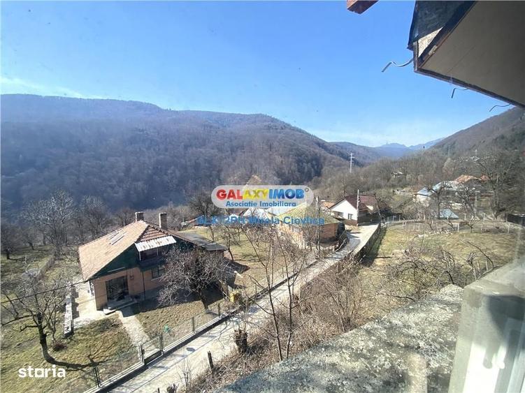 Casă cu 4 camere cu Teren 725 Mp în Posada