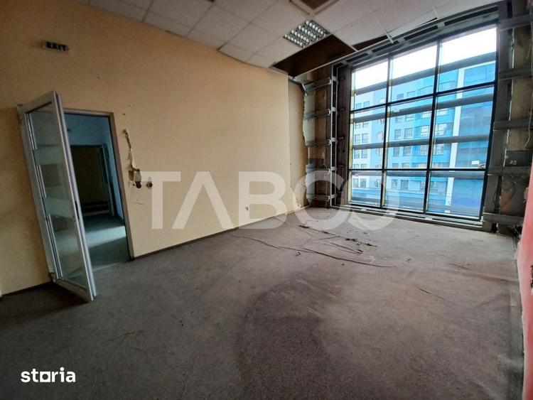 Spațiu comercial, de 750 mp, în Trei Stejari