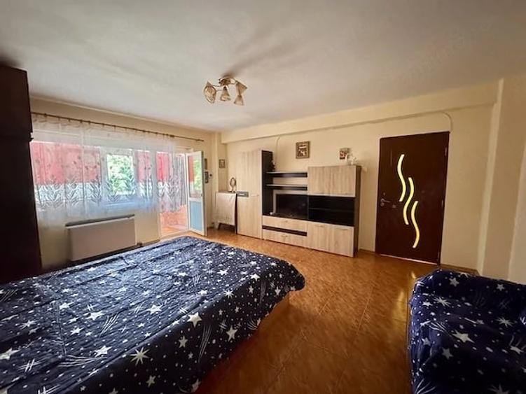 Garsonieră decomandată în Central