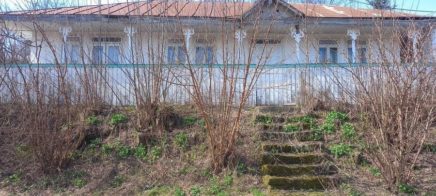 Vand casa +teren aferent 2500 mp - 1