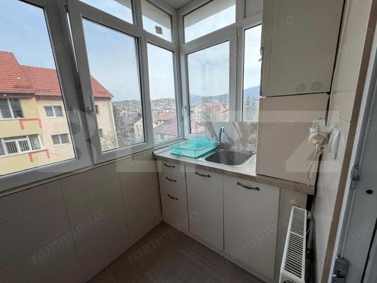 Apartament cu 3 camere de inchiriat, zona Bradet - 8