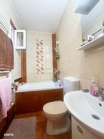 Casa cu 2 locuin?e, teren intravilan 7062 mp Cetariu, Bihor - 2