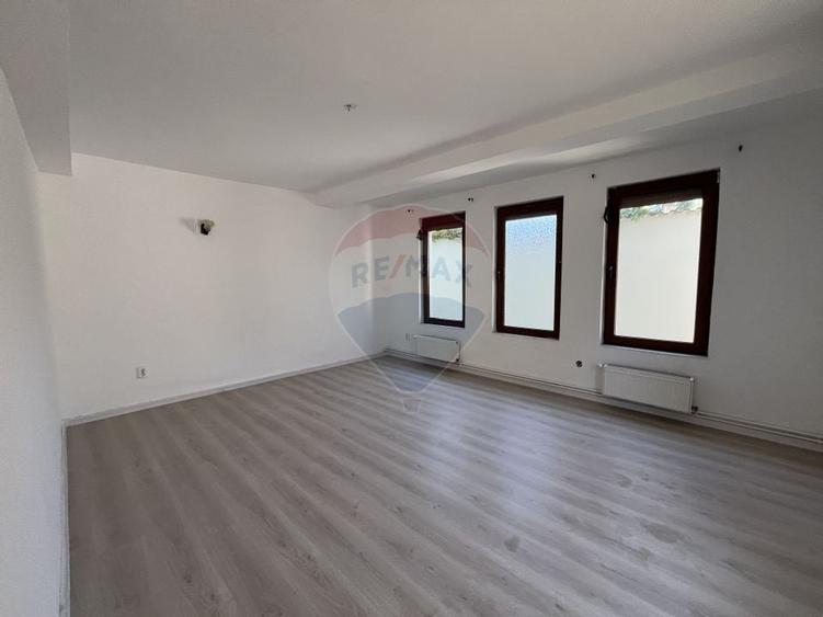 Casă cu 6 camere de vânzare în Pitești - 20