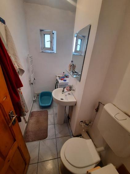 Apartament cu 4 camere, decomandat, etaj 2/4, zona Cug - 11