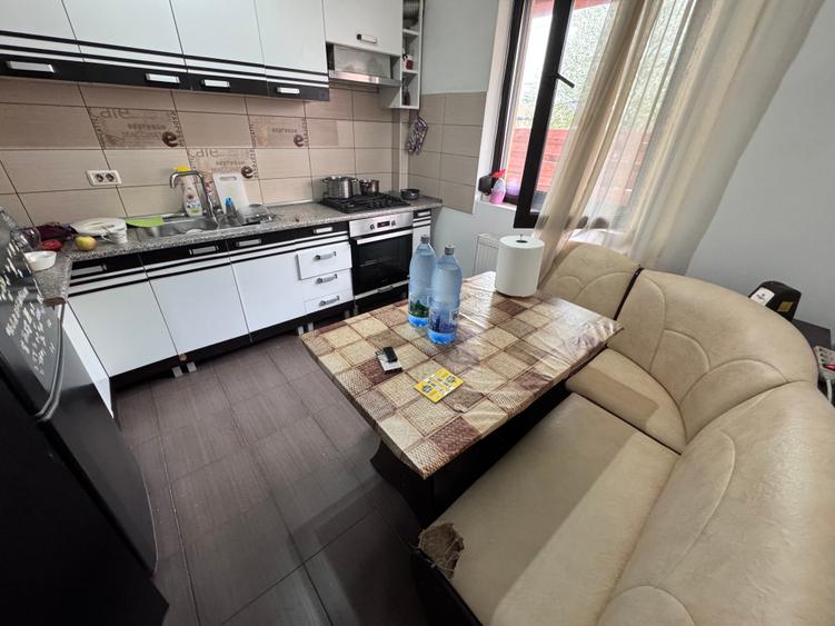 Casa P+1+M aproape de primarie. 4 cam. Util 115mp. Teren 100mp - 2