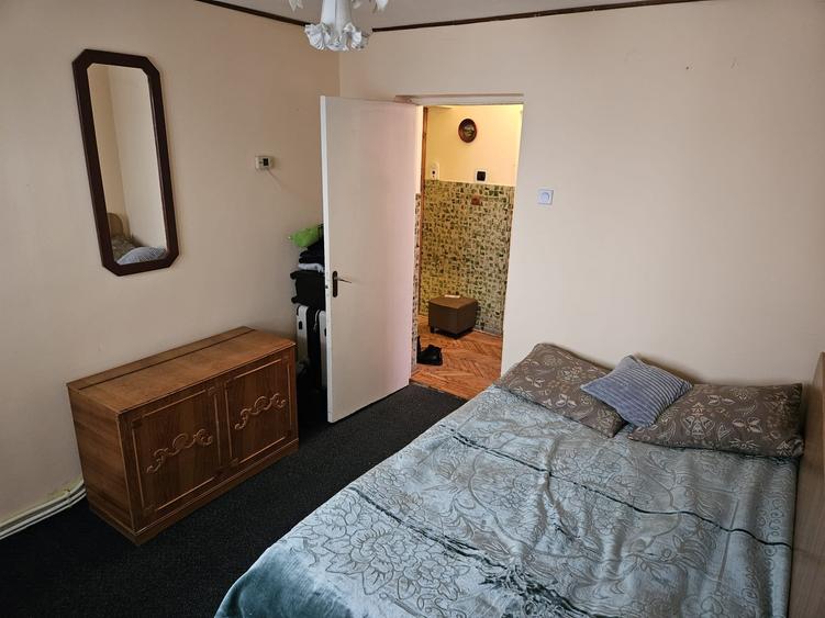 Apartament 3 camere zona Bulevard , etaj 2 , boxa pe act - 5