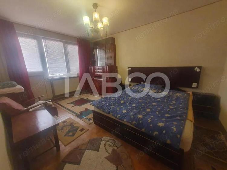 Apartament 3 camere decomandat etaj 2 suprafata 56 mp utili - 1